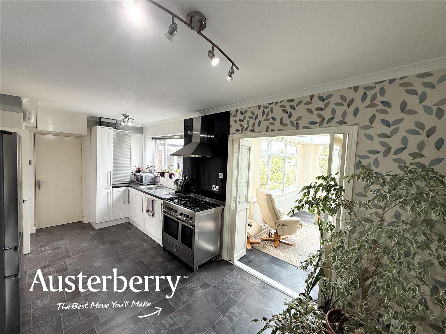 3 bed property in Ostlers Lane, Leek